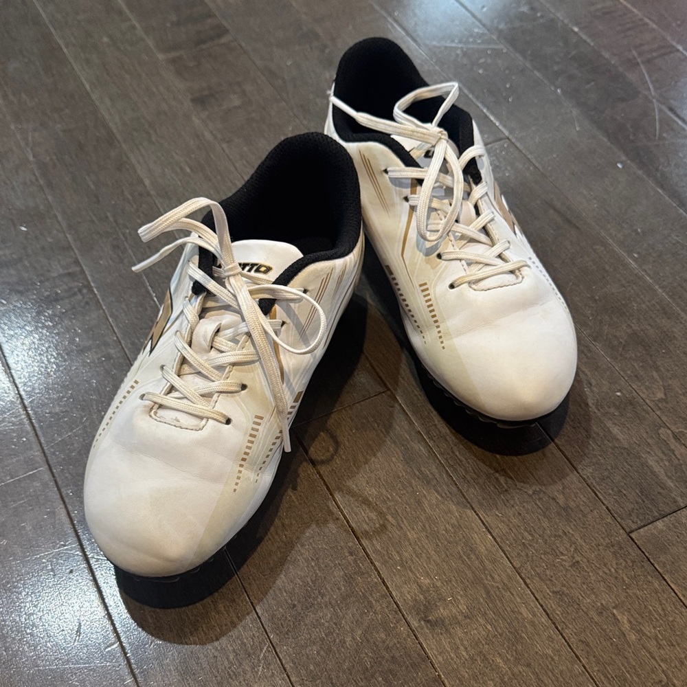 LOTTO Kids Soccer Cleats